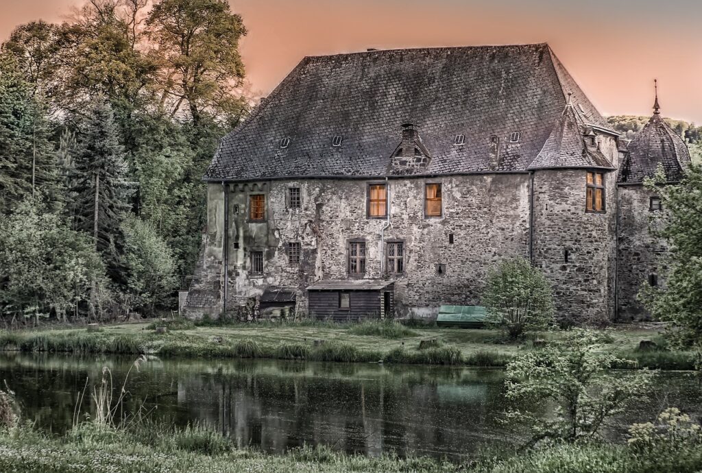 Architecture, building, castle, old, Meyerhof, Auerbach, wall, stone, slate roof, pond, house, stone house, historical, masonry, bricked up, lake, reflection, nature, landscape, castle, pond, house.
Page isolation.
